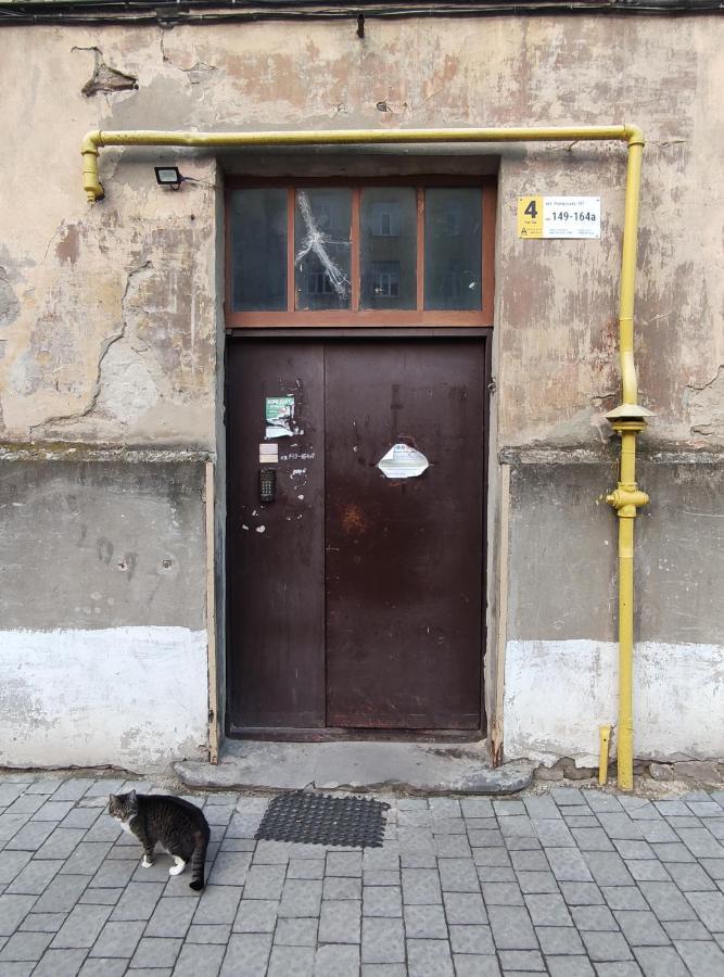 Квартира Біля Залізничного Вокзалу Lviv Exteriör bild